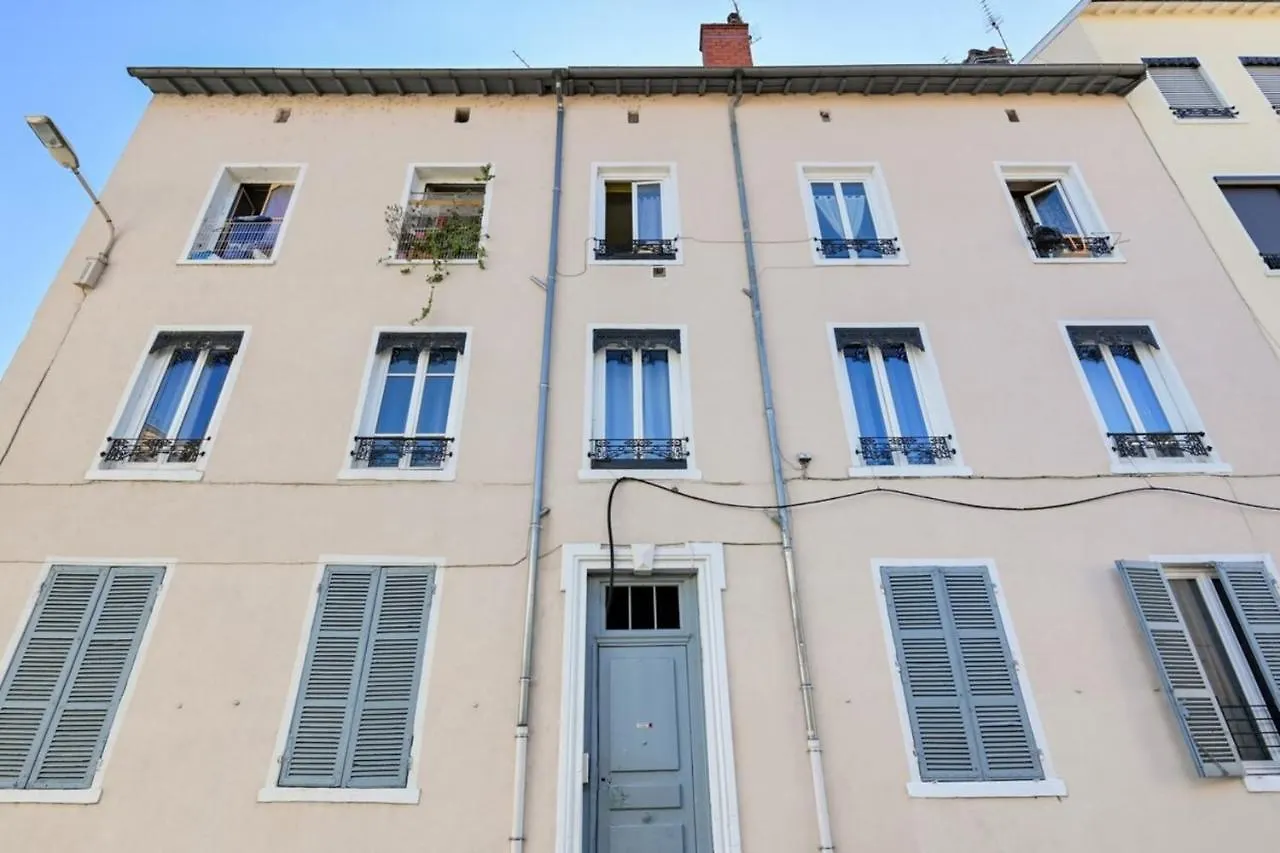 Apartment Charmant 2 Pers Atypique Avec Terrasse-Metro Valmycharming 2 People Unique Lyon France